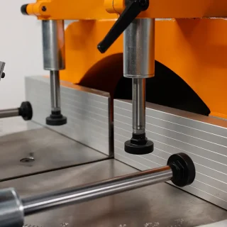 ماكينة القطع السفلية ACK 420 S