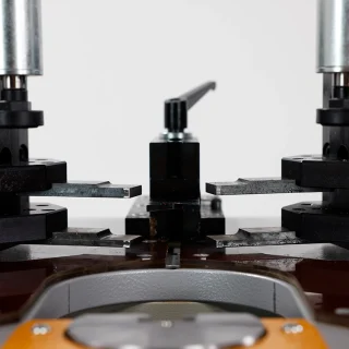 KP 180 — Гидравлический углообжимной пресс для алюминиевых профилей