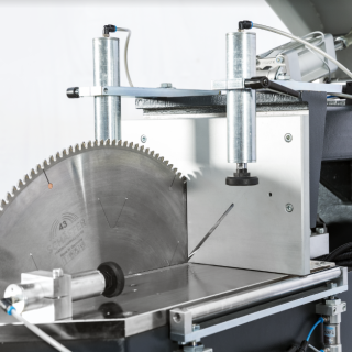 CDC 600 – آلة قطع المنشار ذات الزاوية المزدوجة المركبة