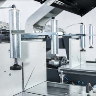 CDC 600 – آلة قطع المنشار ذات الزاوية المزدوجة المركبة