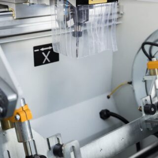 NCR 300 – Máquina Fresadora Controlada por NC de 4 Eixos