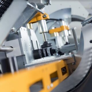 NCR 300 – Máquina Fresadora Controlada por NC de 4 Eixos