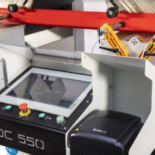 DC 550 SKH – Cortadora de Doble Cabezal Totalmente Automática