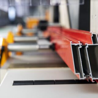 DC 550 SKH – Cortadora de Doble Cabezal Totalmente Automática